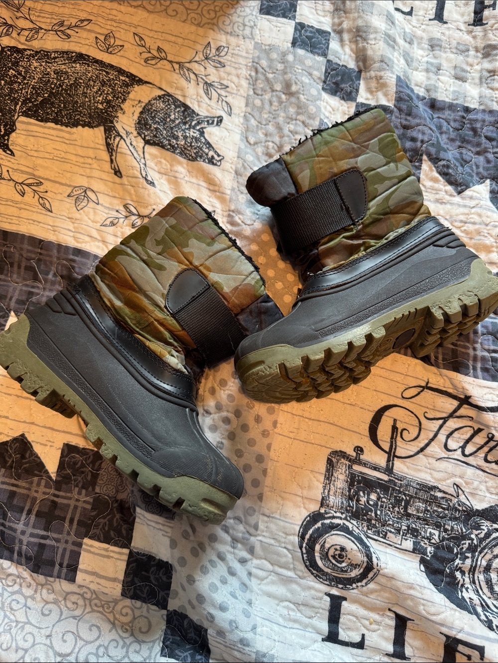 Snowboots - Picture 3 of 4